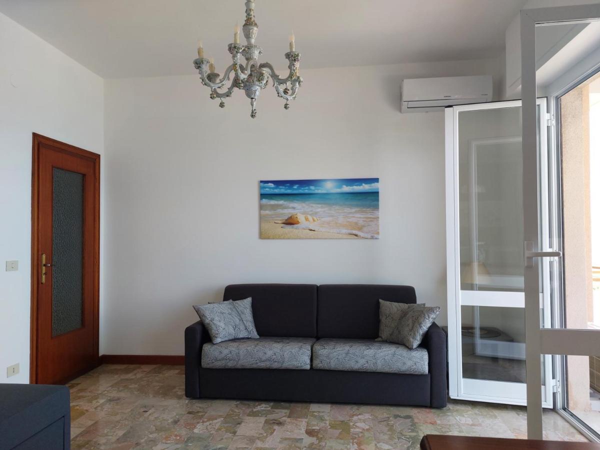 Maremare, Really On The Beach, With Private Parking Savona Dış mekan fotoğraf