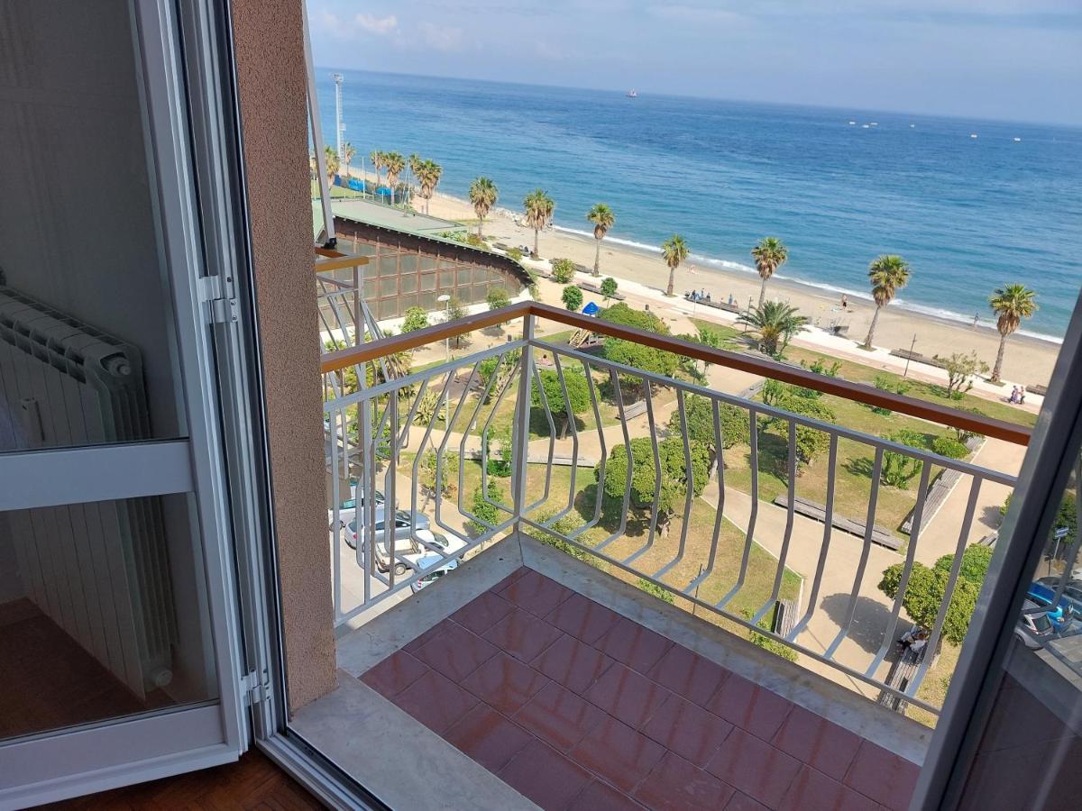 Maremare, Really On The Beach, With Private Parking Savona Dış mekan fotoğraf