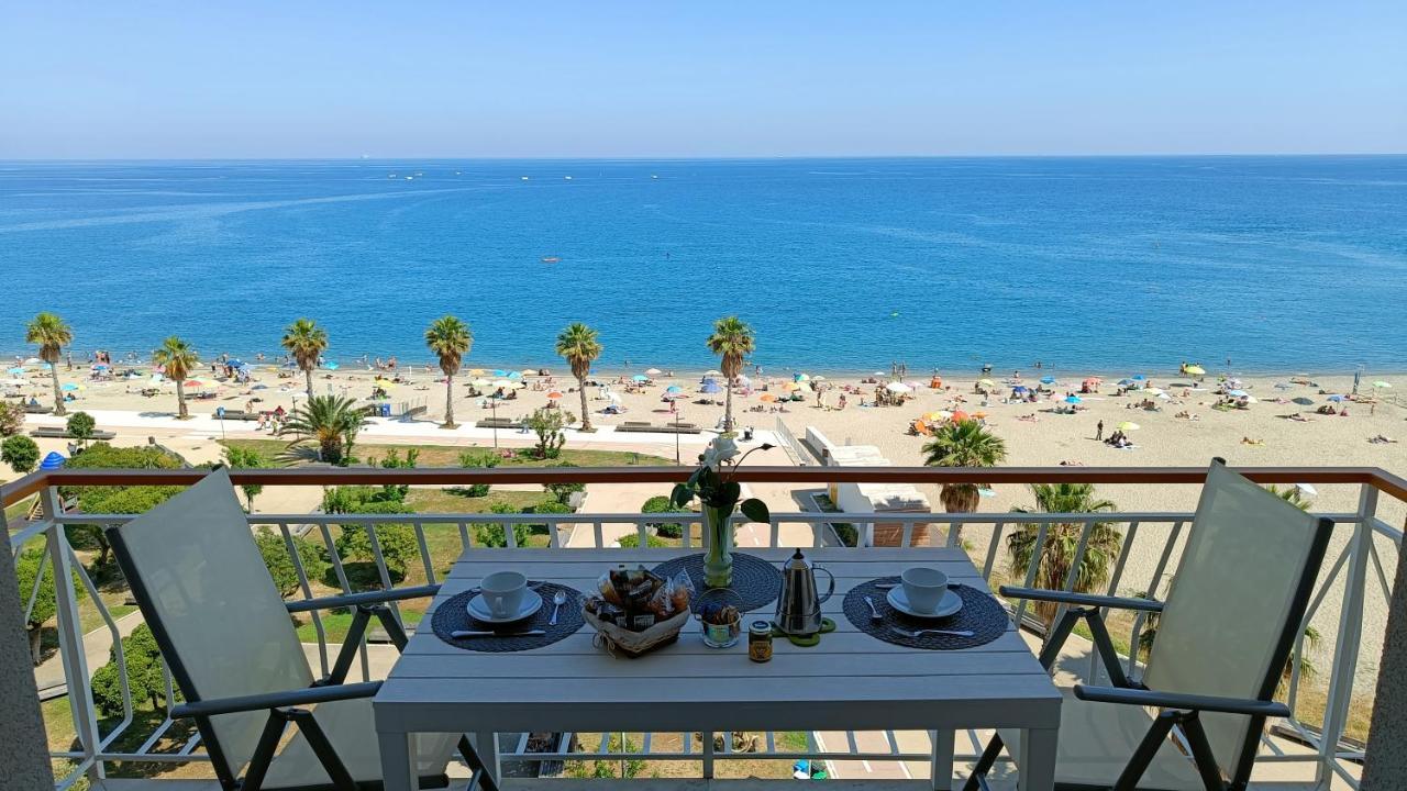 Maremare, Really On The Beach, With Private Parking Savona Dış mekan fotoğraf