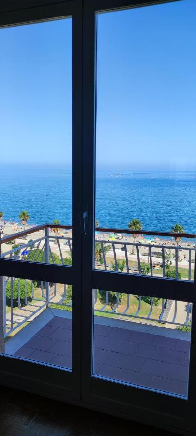 Maremare, Really On The Beach, With Private Parking Savona Dış mekan fotoğraf